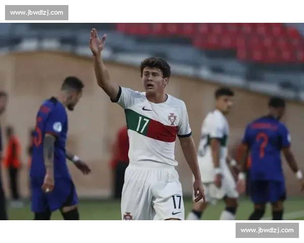 内维斯：与 C 罗梅西过招是荣耀，但巴黎的胜利才是终极目标