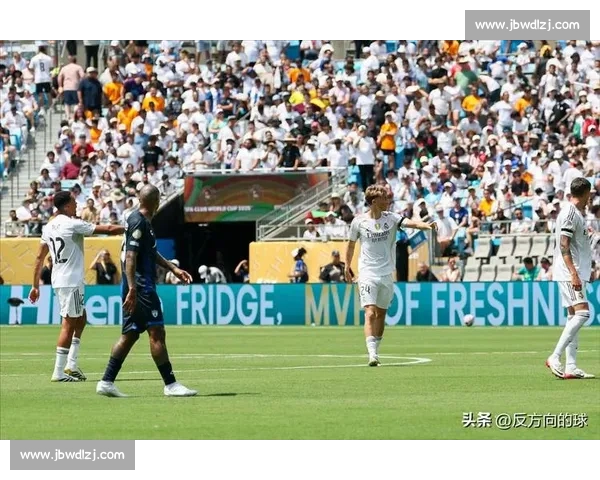 阿隆索执教皇马首秀:赫伊森亮眼,阿诺德起伏,姆巴佩缺阵留隐忧 阿隆索执教皇马首秀:赫伊森亮眼,阿诺德起伏,姆巴佩缺阵留隐忧
